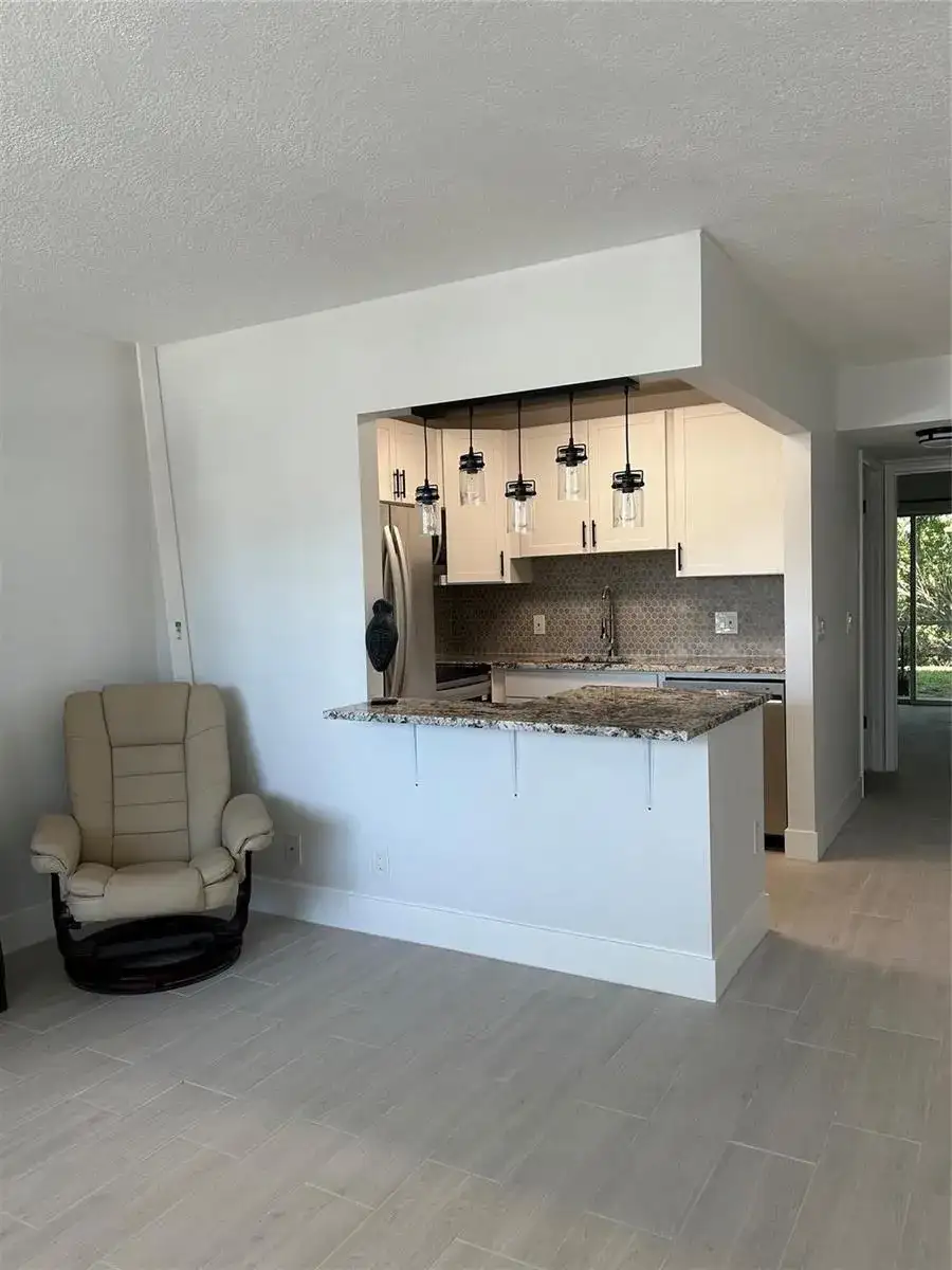 370 Durham L # 370, Deerfield Beach FL 33442 photo 2