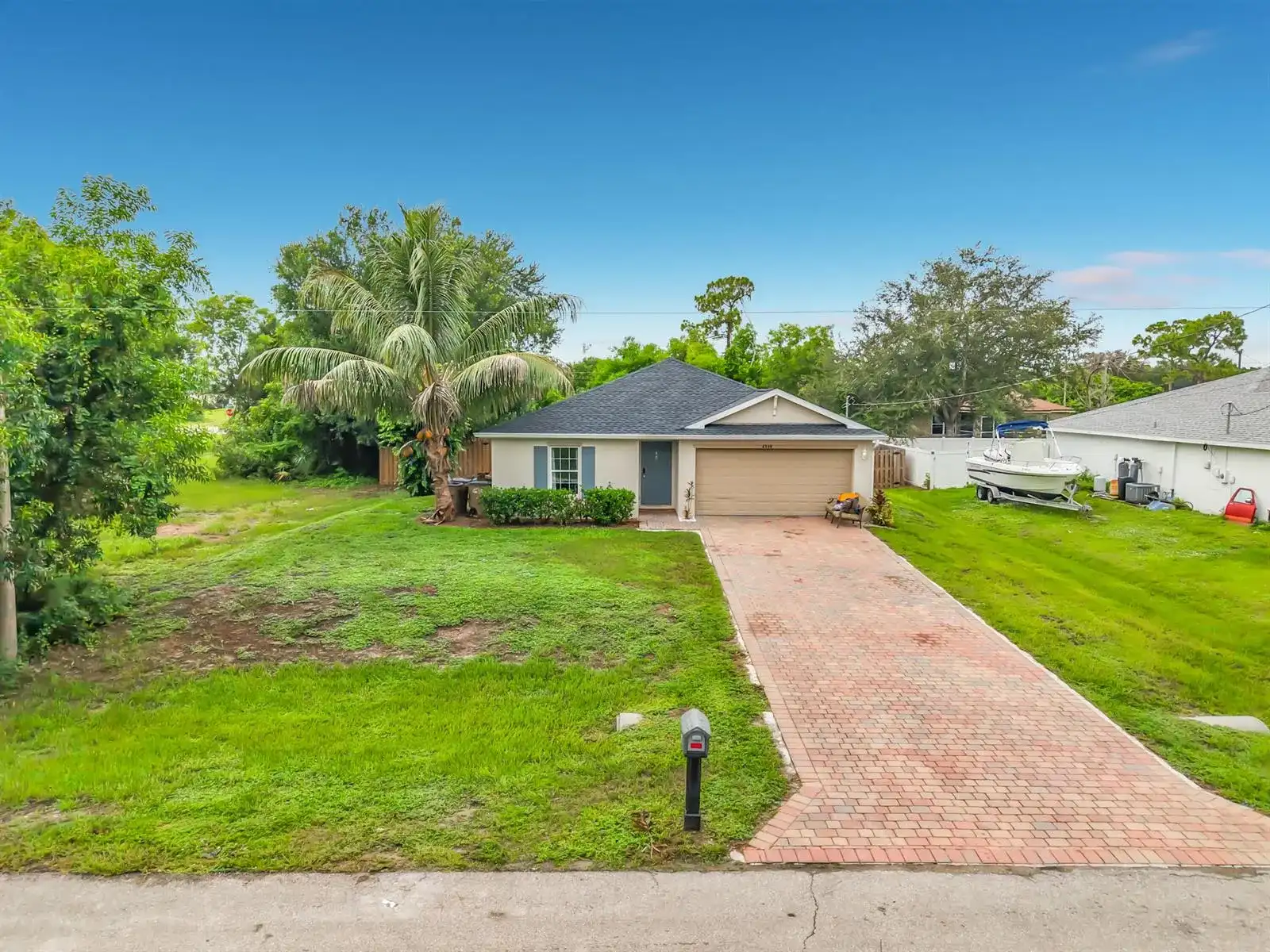 4306 NE 24TH Place, Cape Coral FL 33909
