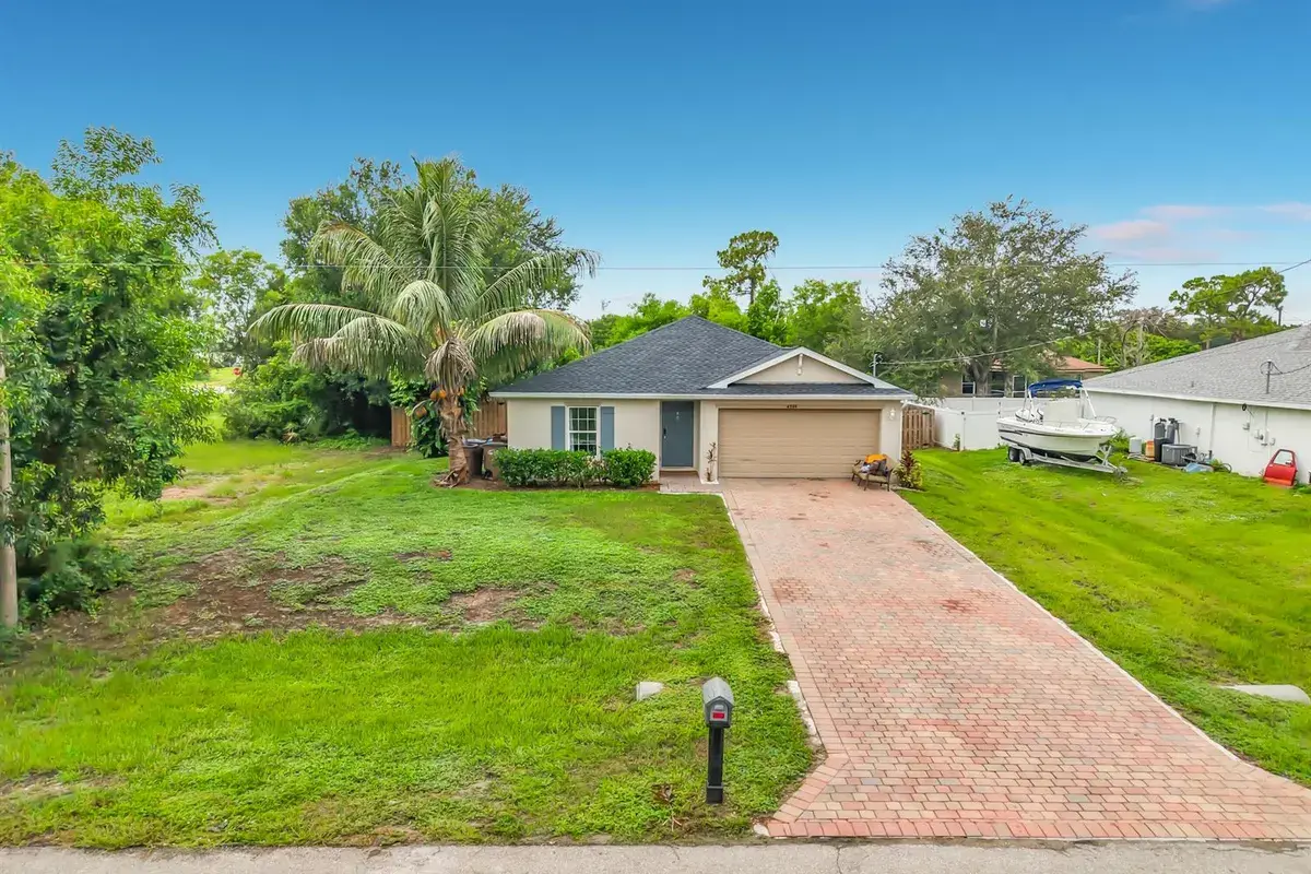4306 NE 24TH Place, Cape Coral FL 33909