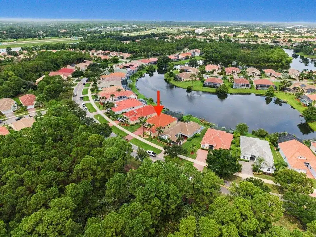 688 SW Lake Charles Circle, Port St. Lucie FL 34986