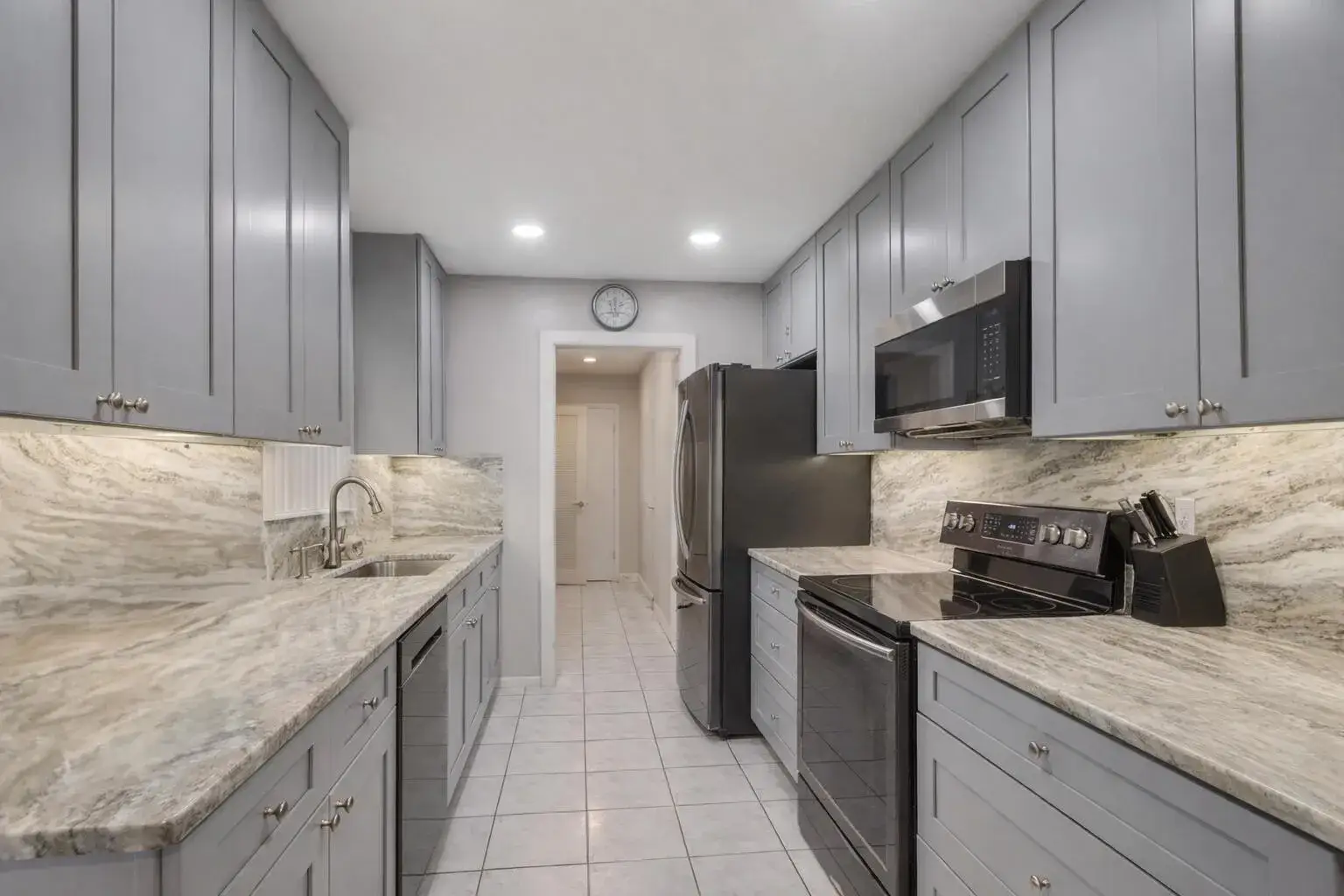 1686 SE BIDDLE Lane, Port St. Lucie FL 34983