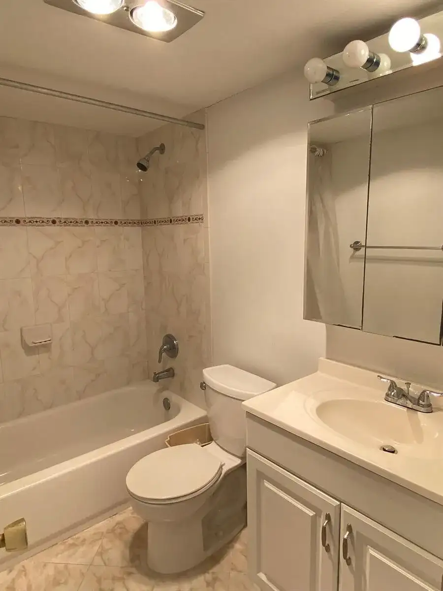500 VILLAGE GREEN Circle W # 310, Palm Springs FL 33461 photo 2