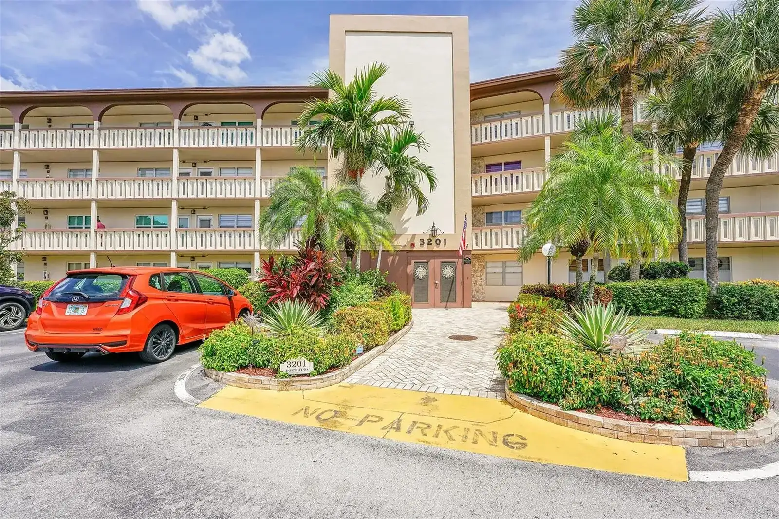 3201 PORTOFINO Point # C2, Coconut Creek FL 33066