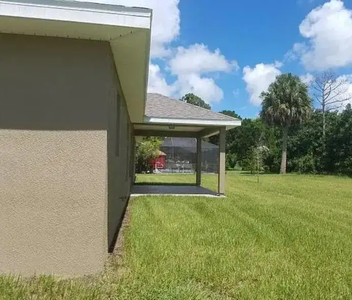 702 SE WALTERS Terrace, Port St. Lucie FL 34983 photo 4