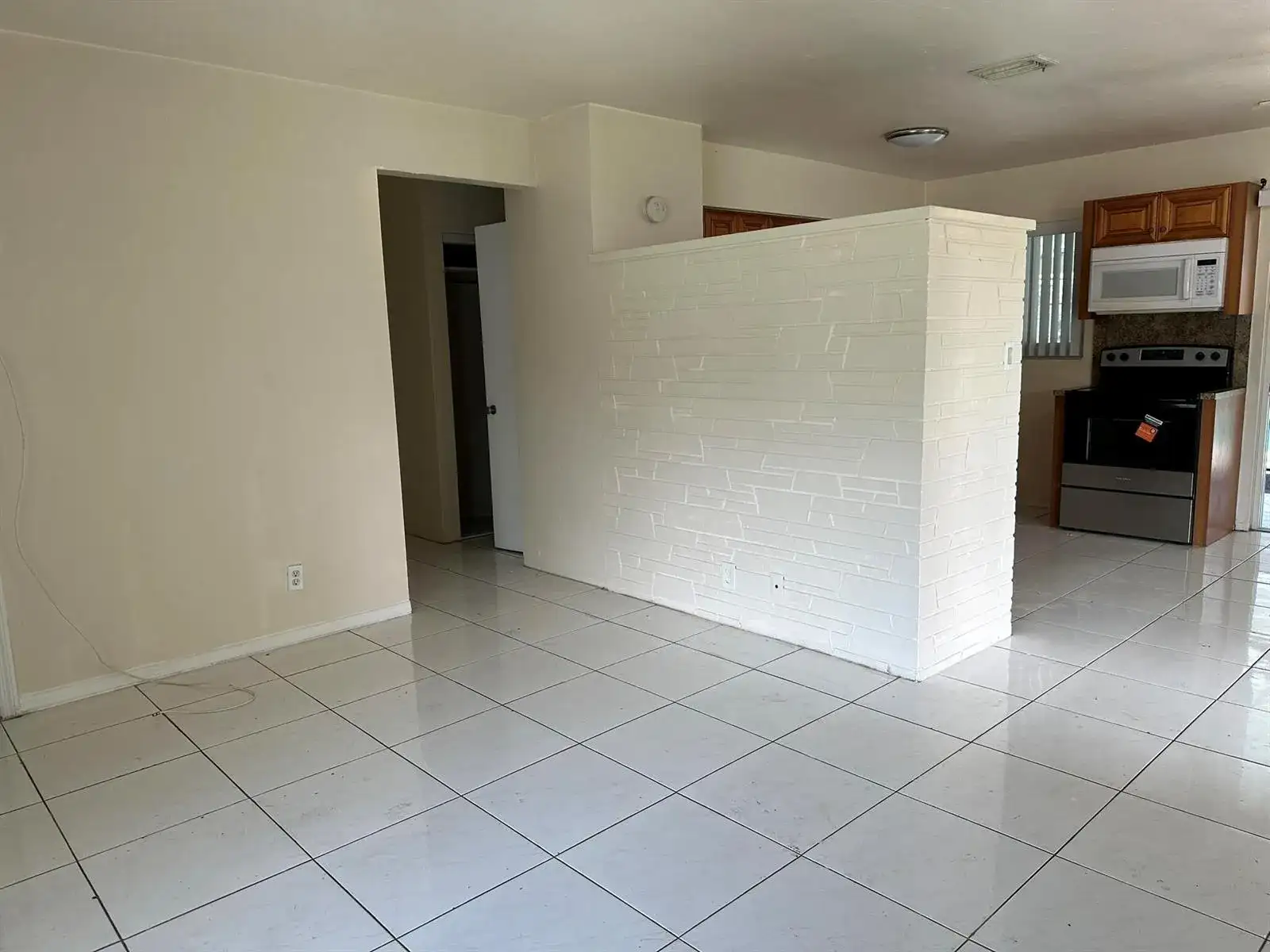 1316 NW 15th Place NW, Fort Lauderdale FL 33311 photo 2