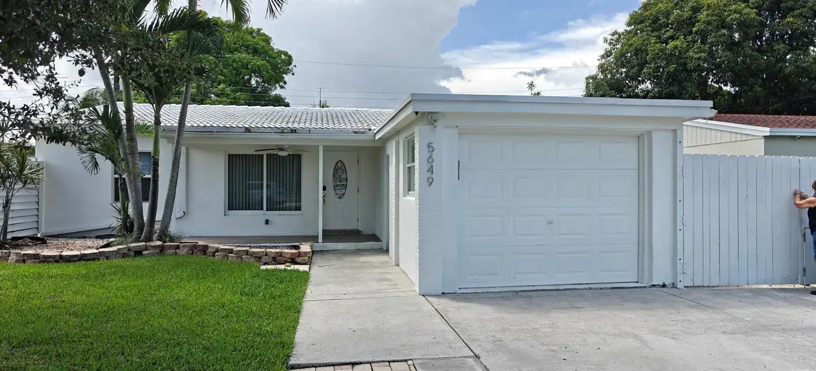 5649 NE 5th Terrace, Oakland Park FL 33334 photo 2