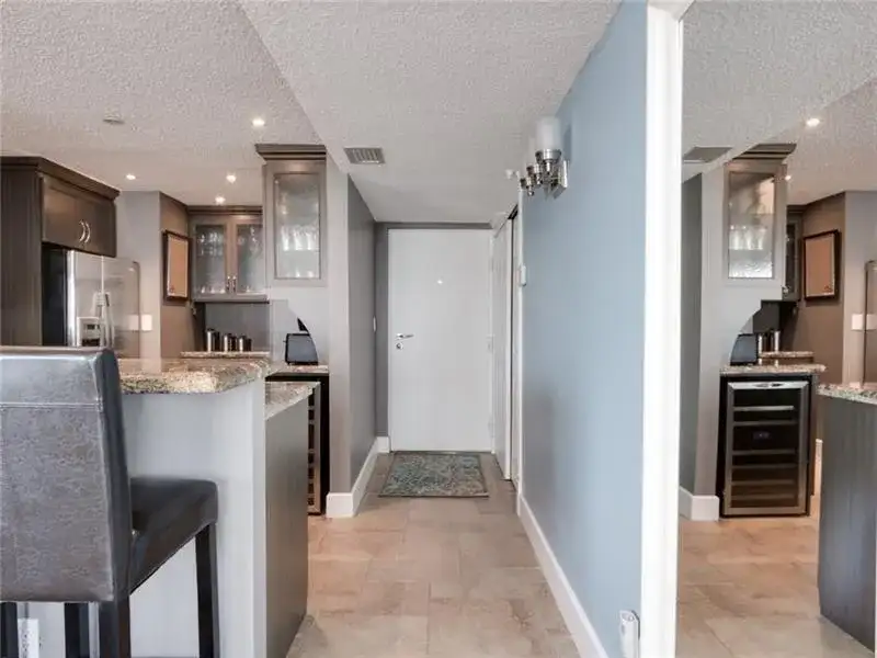 121 GOLDEN ISLES Drive # 806, Hallandale Beach FL 33009 photo 3