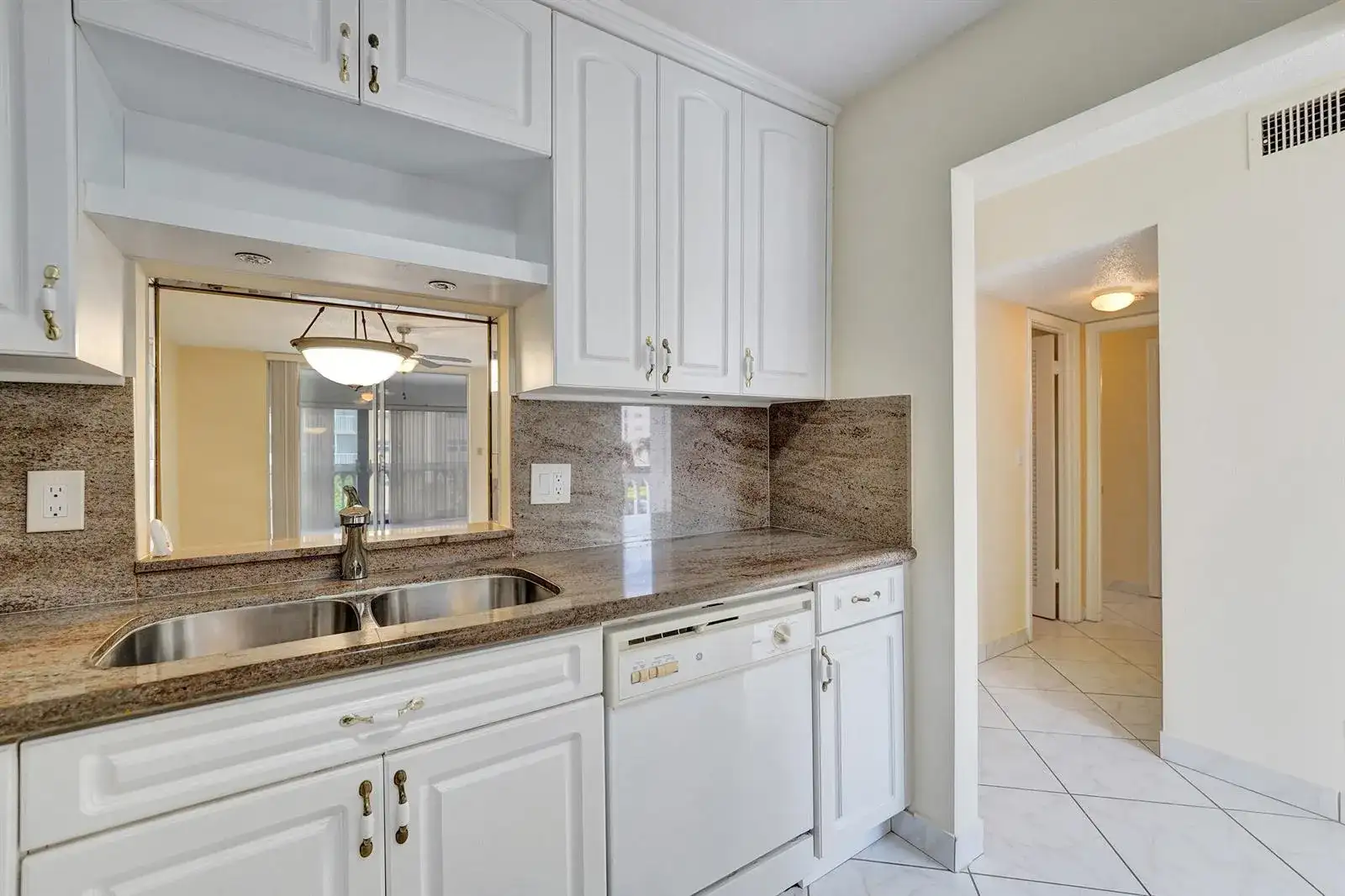 610 NE 12TH Avenue # 306, Hallandale Beach FL 33009 photo 2