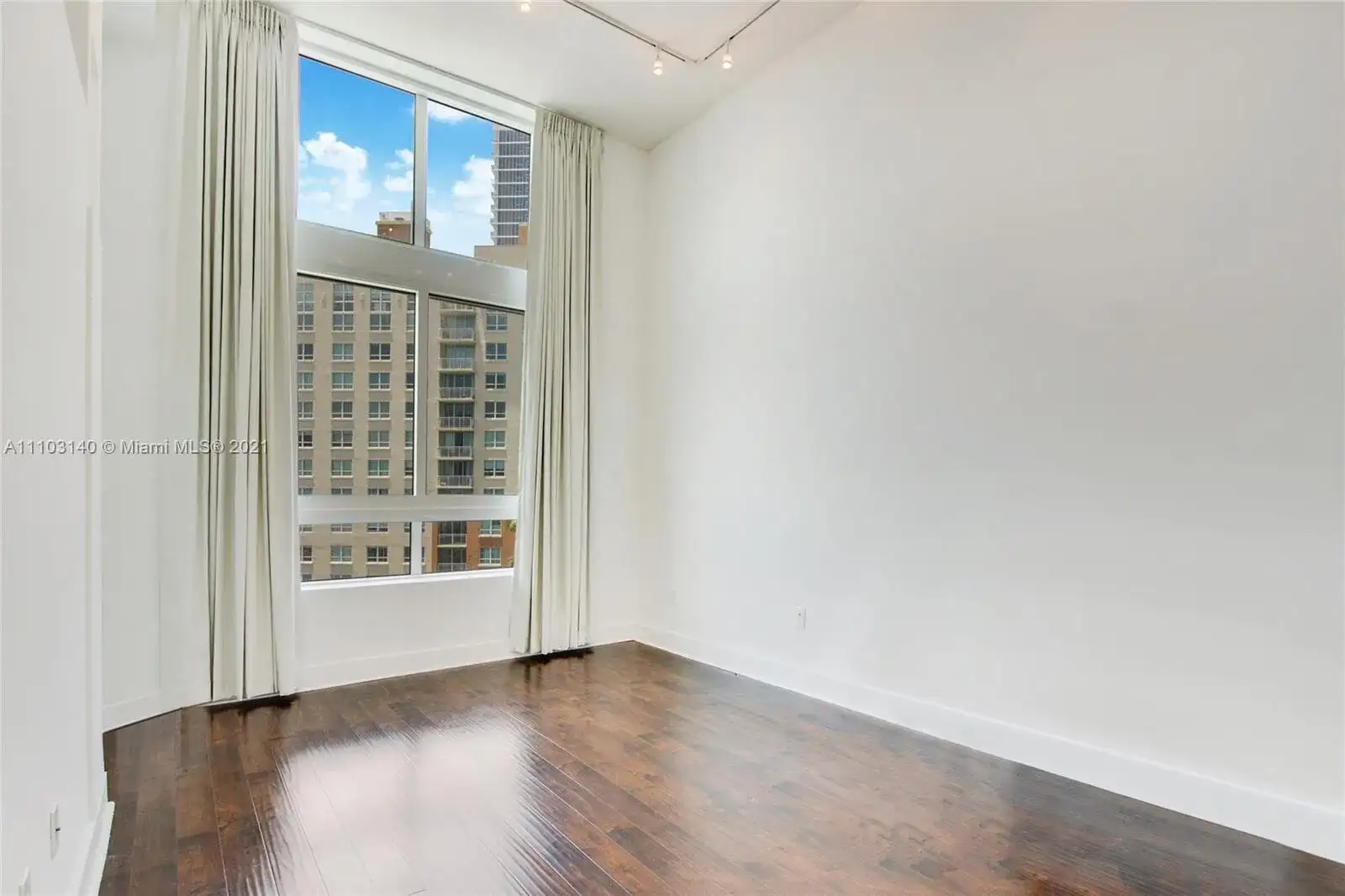 1900 N Bayshore Drive # 912, Miami FL 33132 photo 3