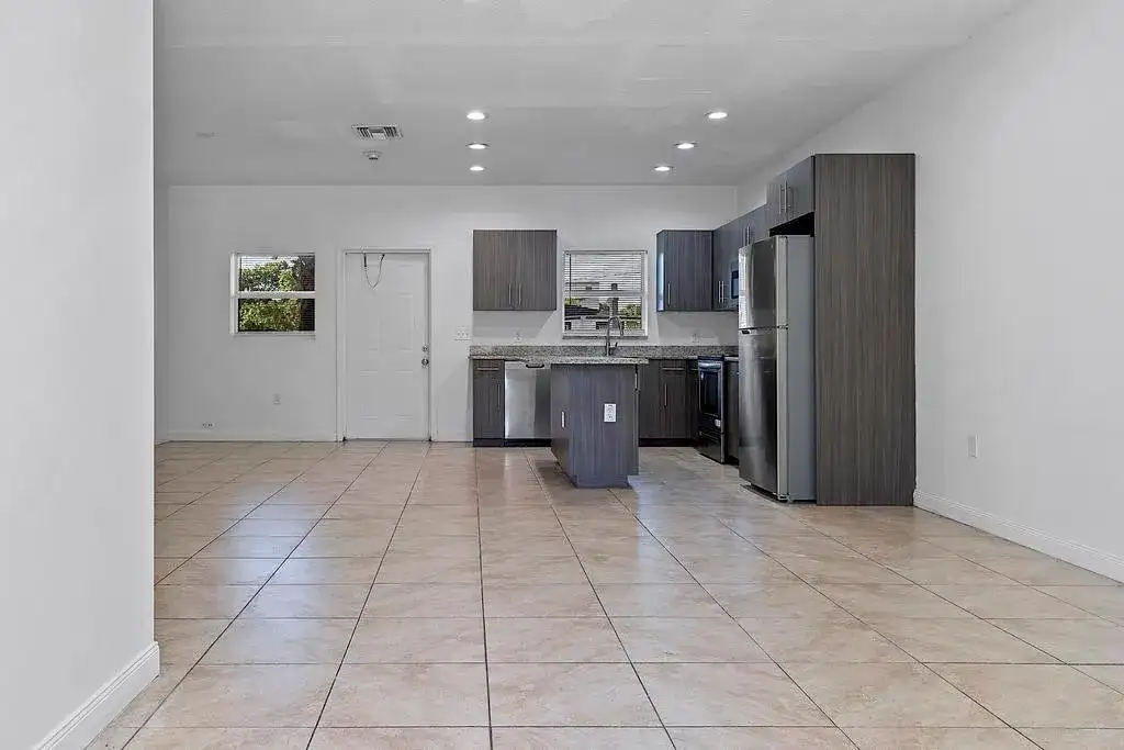105 2nd Street # 2, Lake Park FL 33403 photo 3