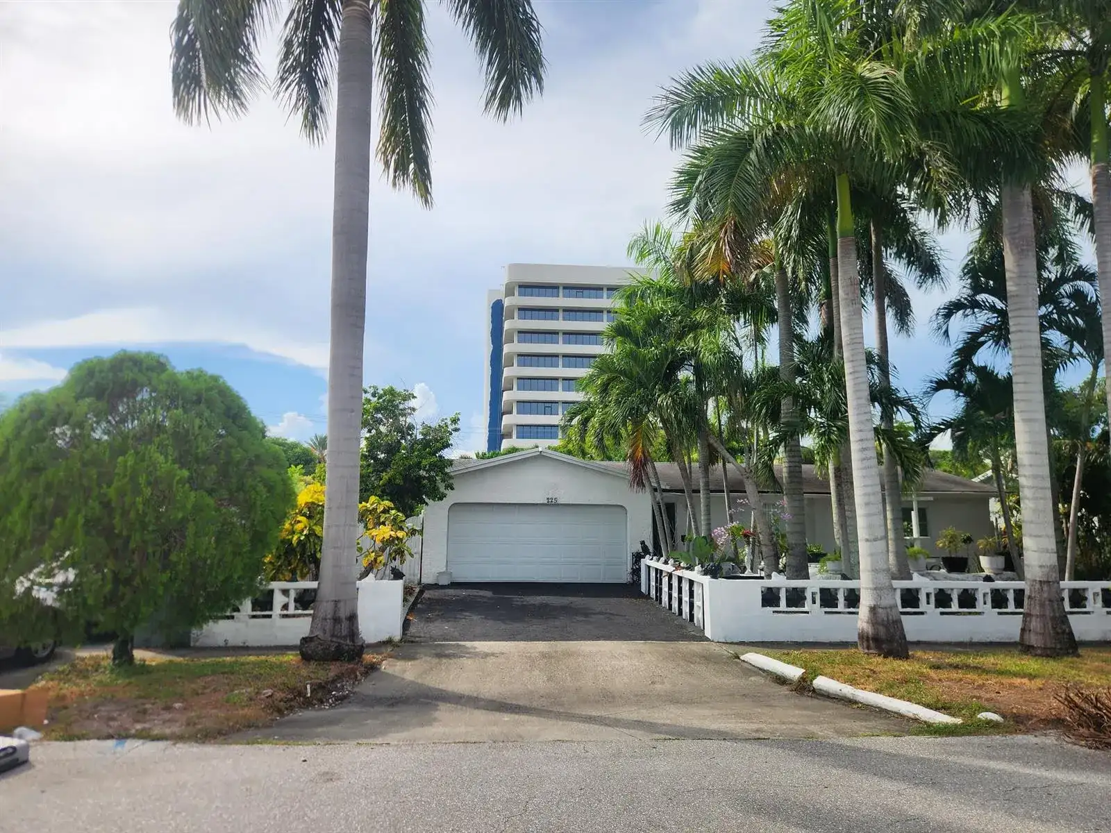 225 S SEQUOIA Drive, West Palm Beach FL 33409 photo 2