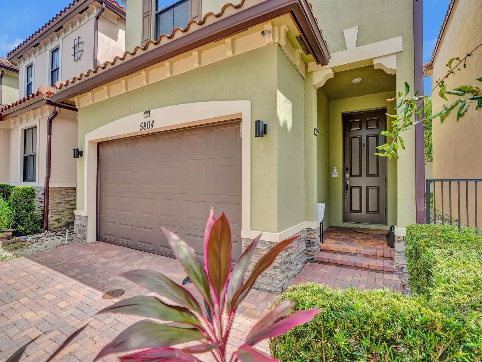 5804 NW 46th Lane, Tamarac FL 33319 photo 2