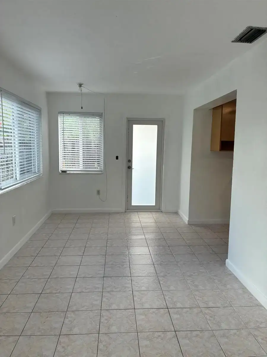 8361 NW 24th Place, Sunrise FL 33322 photo 5