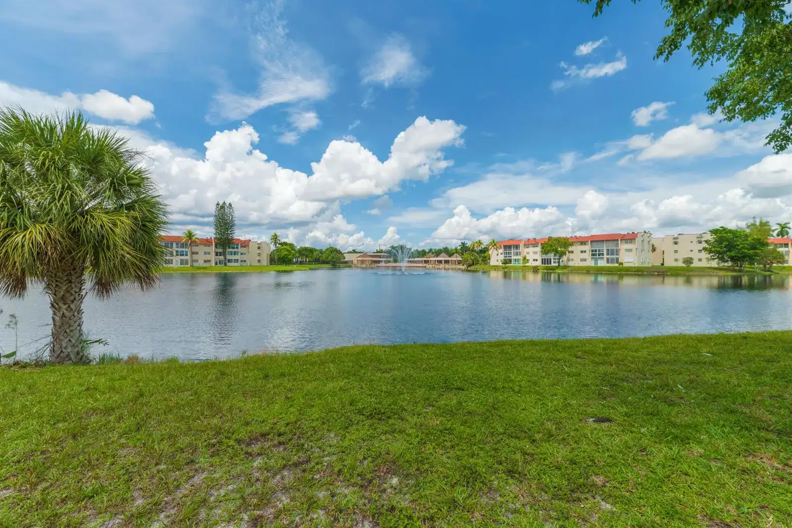 2901 E SUNRISE LAKES Drive E # 310, Sunrise FL 33322 photo 2