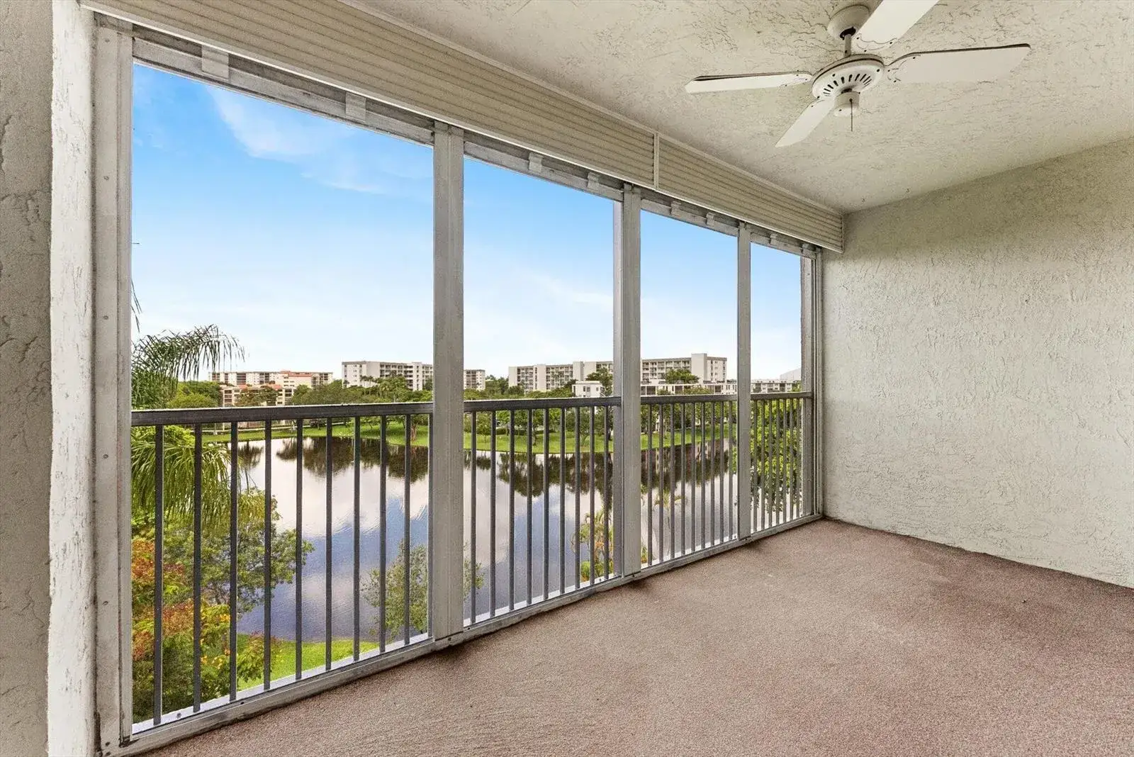 2112 S CYPRESS BEND Drive # 607, Pompano Beach FL 33069
