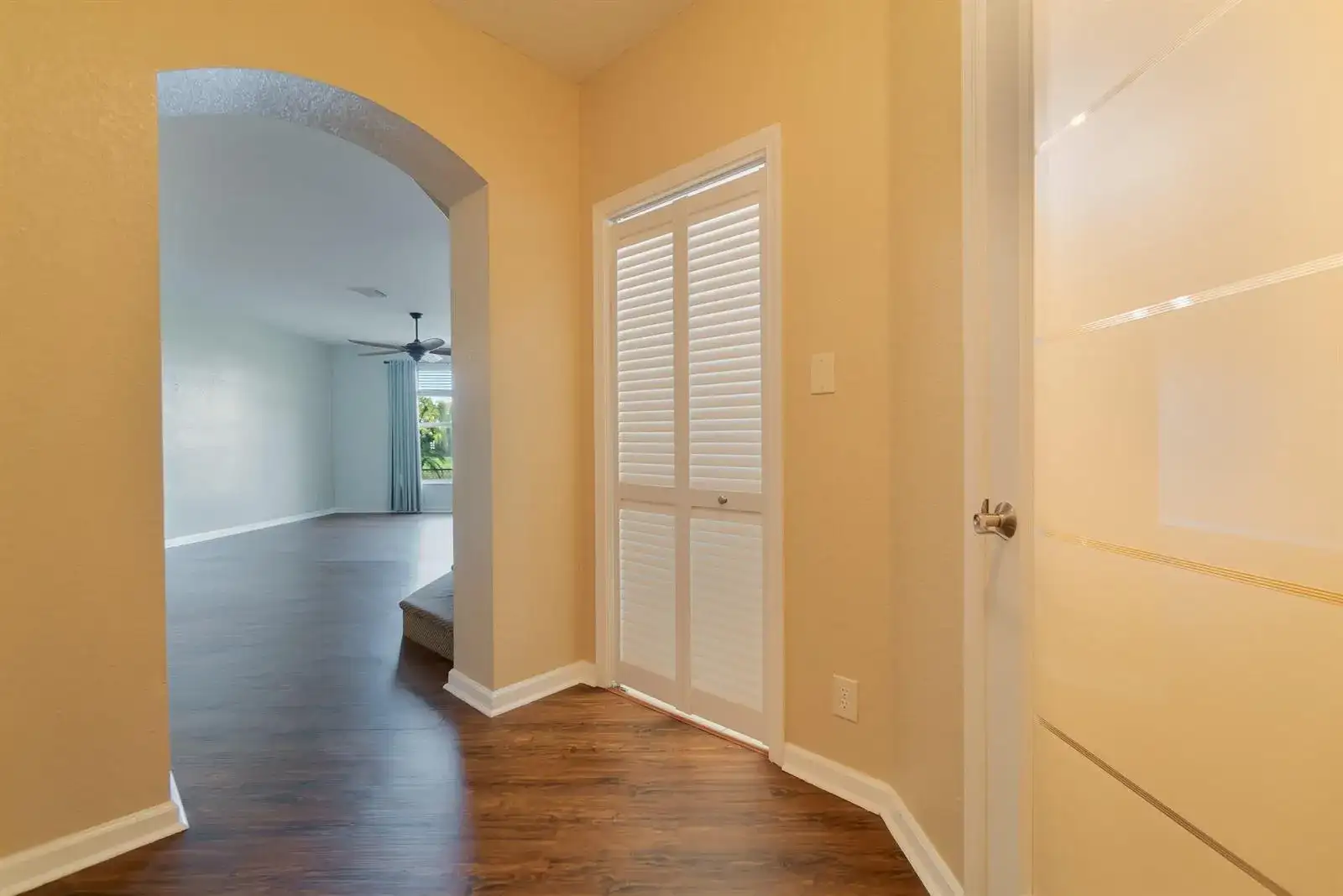 2146 OAKMONT Drive, Riviera Beach FL 33404 photo 3