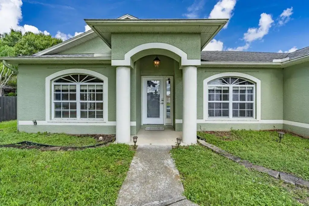 436 SW BRADSHAW Circle, Port St. Lucie FL 34953 photo 3