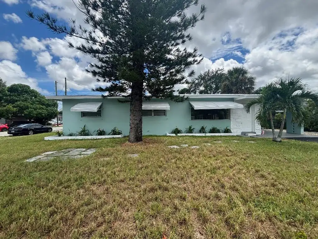 1700 NW 5TH Street, Fort Lauderdale FL 33311