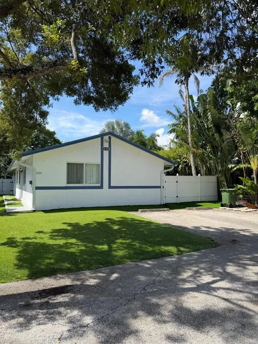 650 NE 15TH Street # B, Fort Lauderdale FL 33304 photo 2