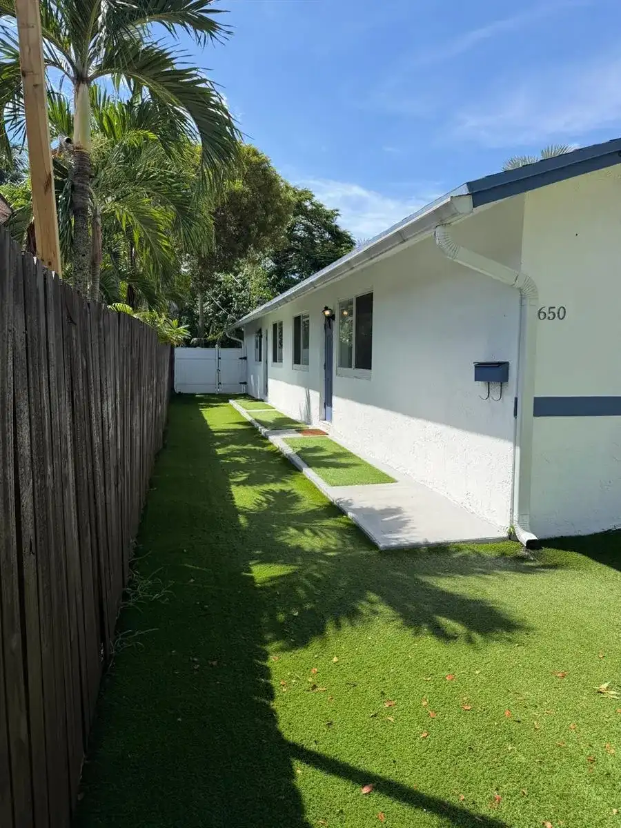 650 NE 15TH Street # B, Fort Lauderdale FL 33304 photo 3