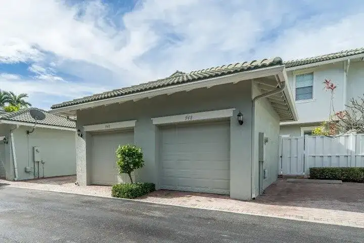 948 NW 18th Avenue, Boca Raton FL 33486 photo 5