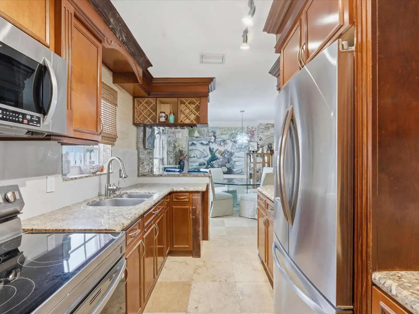707 SW 3RD Avenue, Hallandale Beach FL 33009 photo 4