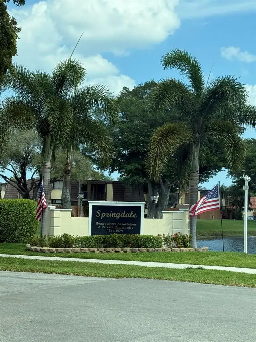 804 SPRINGDALE Circle, Palm Springs FL 33461 photo 2