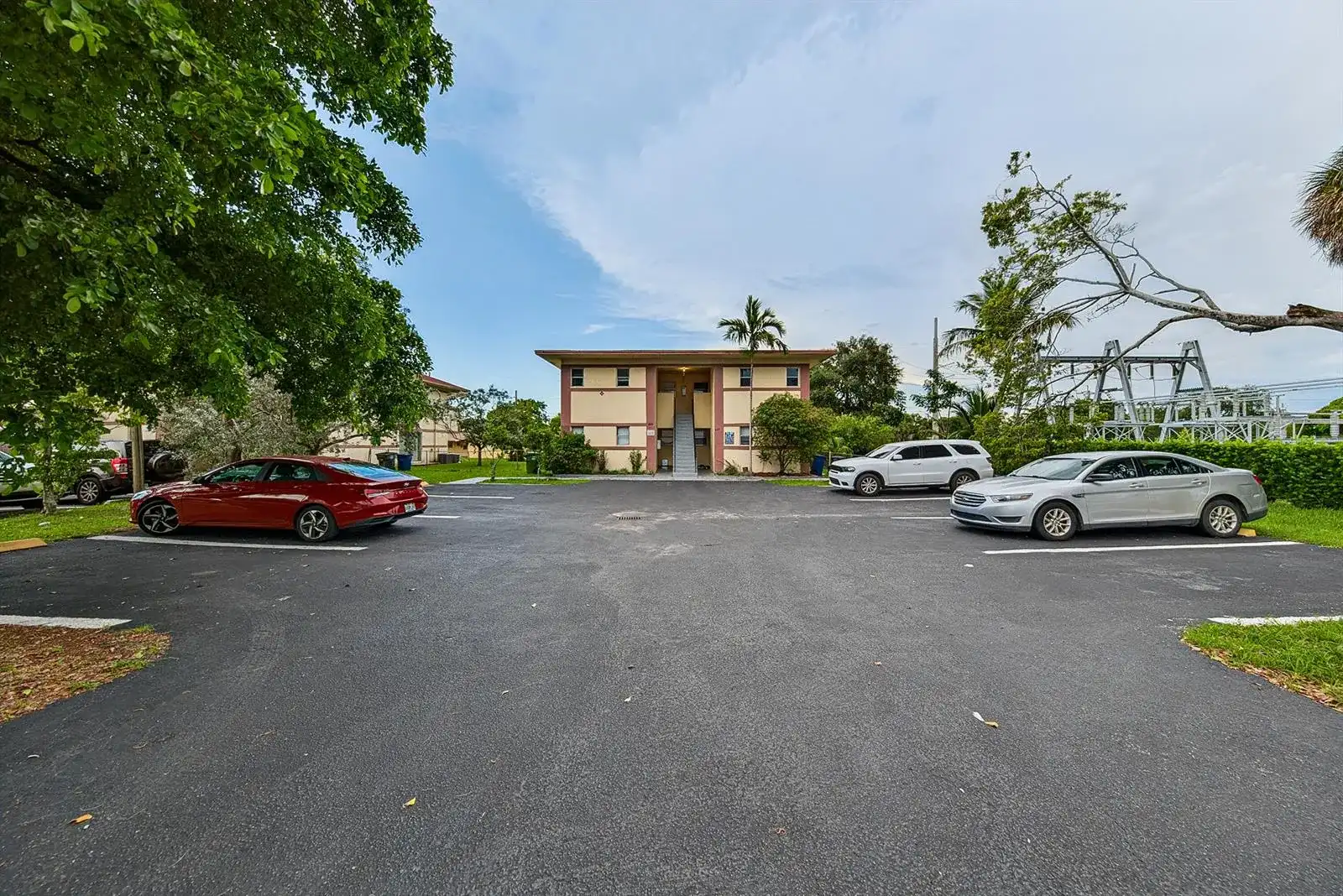 825 SW 10th Street # D, Hallandale Beach FL 33009