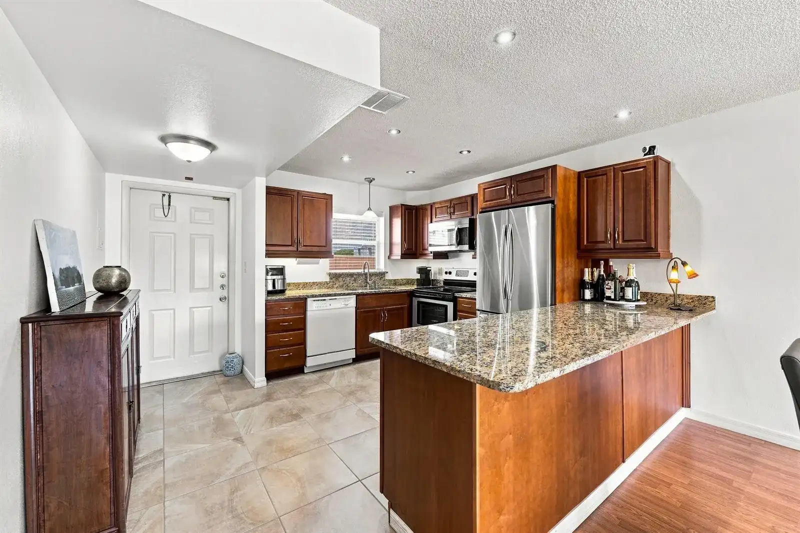 805 W Oakland Park Boulevard, Oakland Park FL 33311