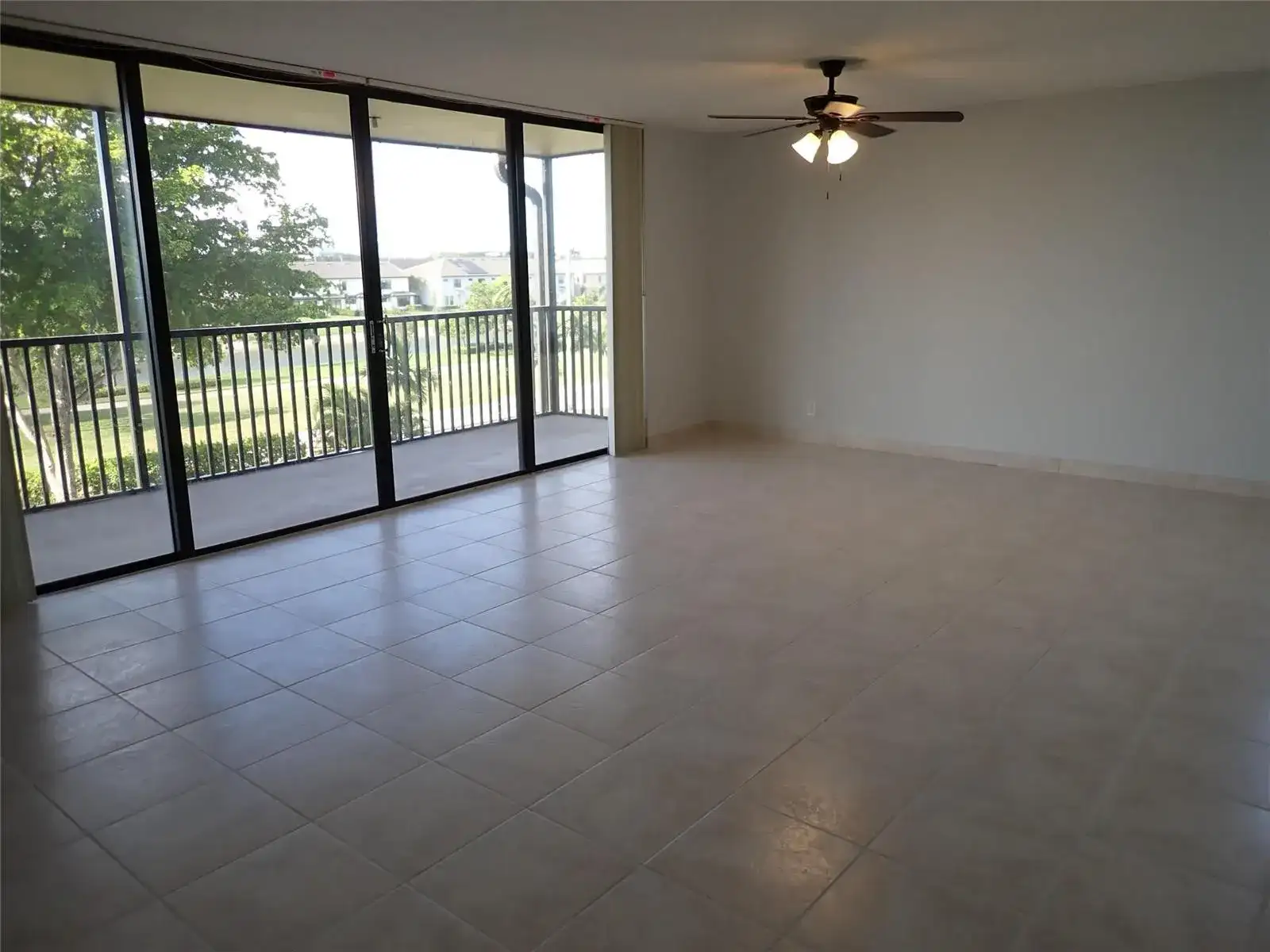 106 Lake Emerald Drive # 401, Oakland Park FL 33309 photo 5