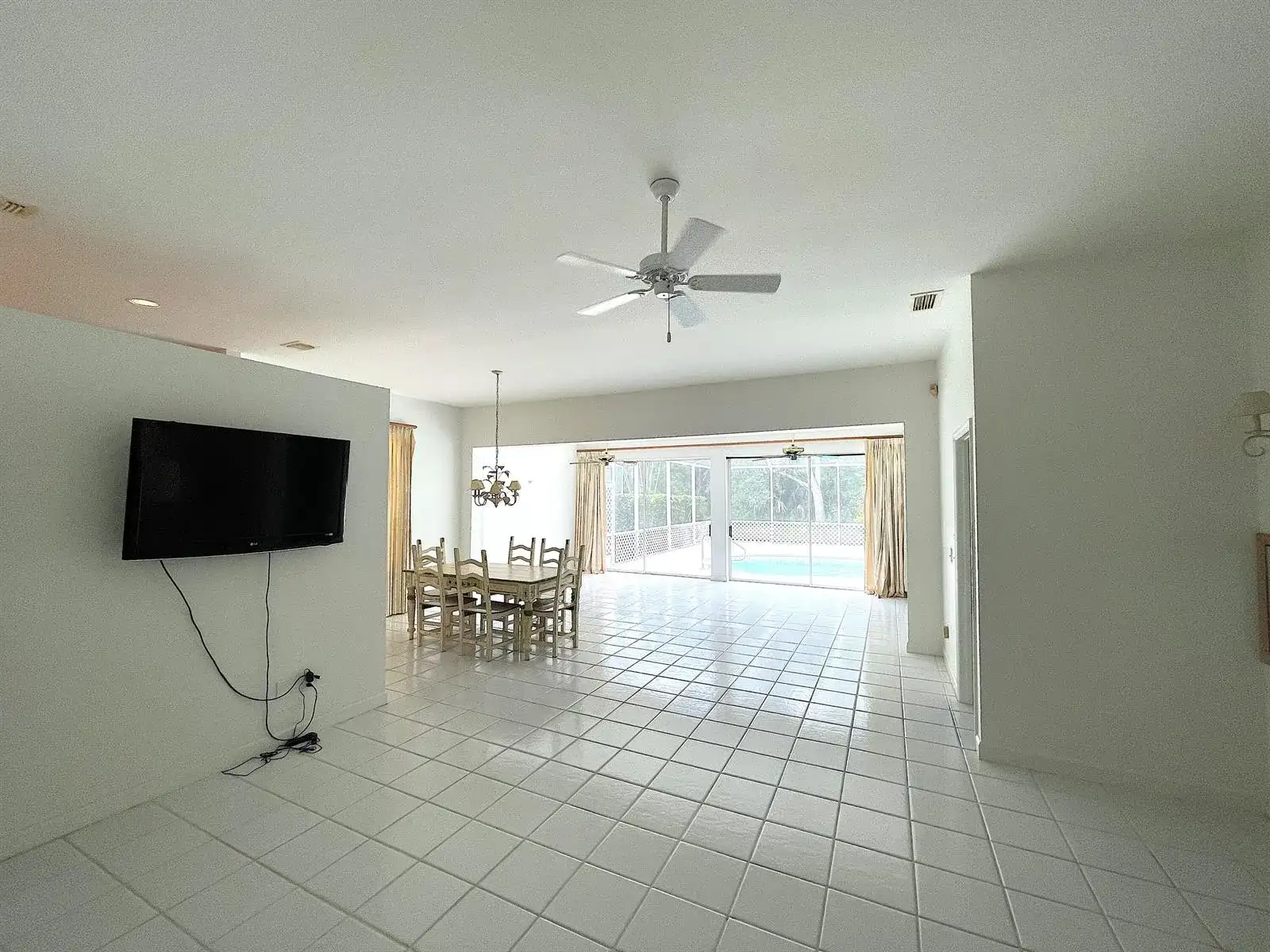 9437 POINCIANA Court, Fort Pierce FL 34951 photo 2