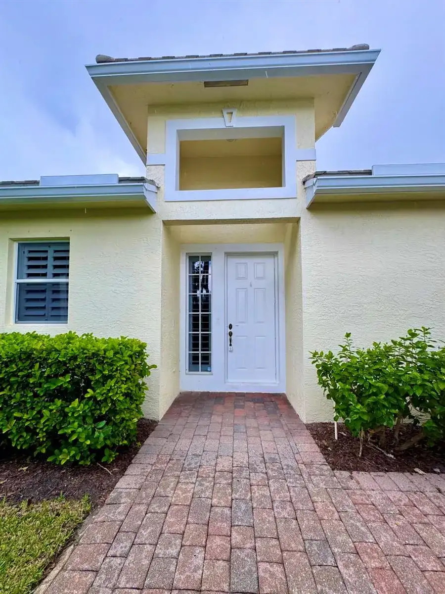 1464 SE Tidewater Place, Stuart FL 34997 photo 2