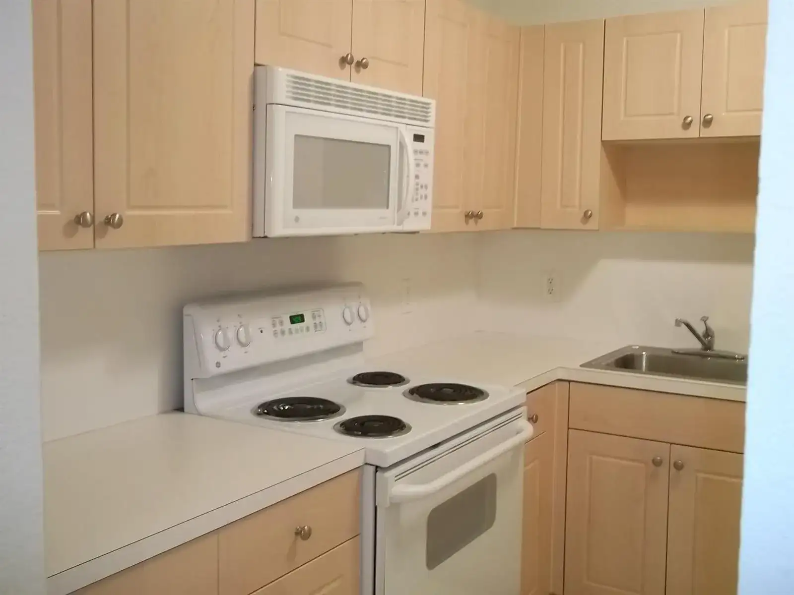 770 SE 2ND Avenue # E205, Deerfield Beach FL 33441 photo 2