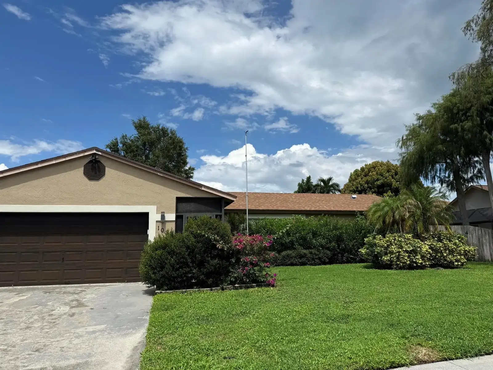 102 SAND PINE Way, Royal Palm Beach FL 33411