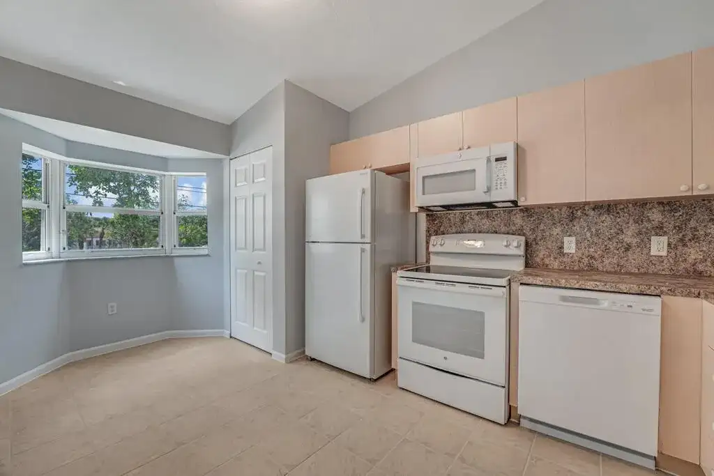 3810 N JOG Road # 204, West Palm Beach FL 33411 photo 2