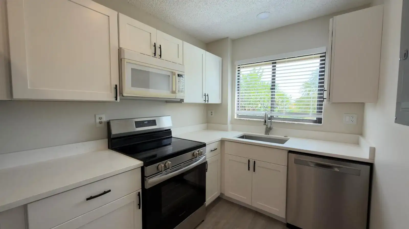 160 BELLA VISTA Court N # 60, Jupiter FL 33477 photo 2