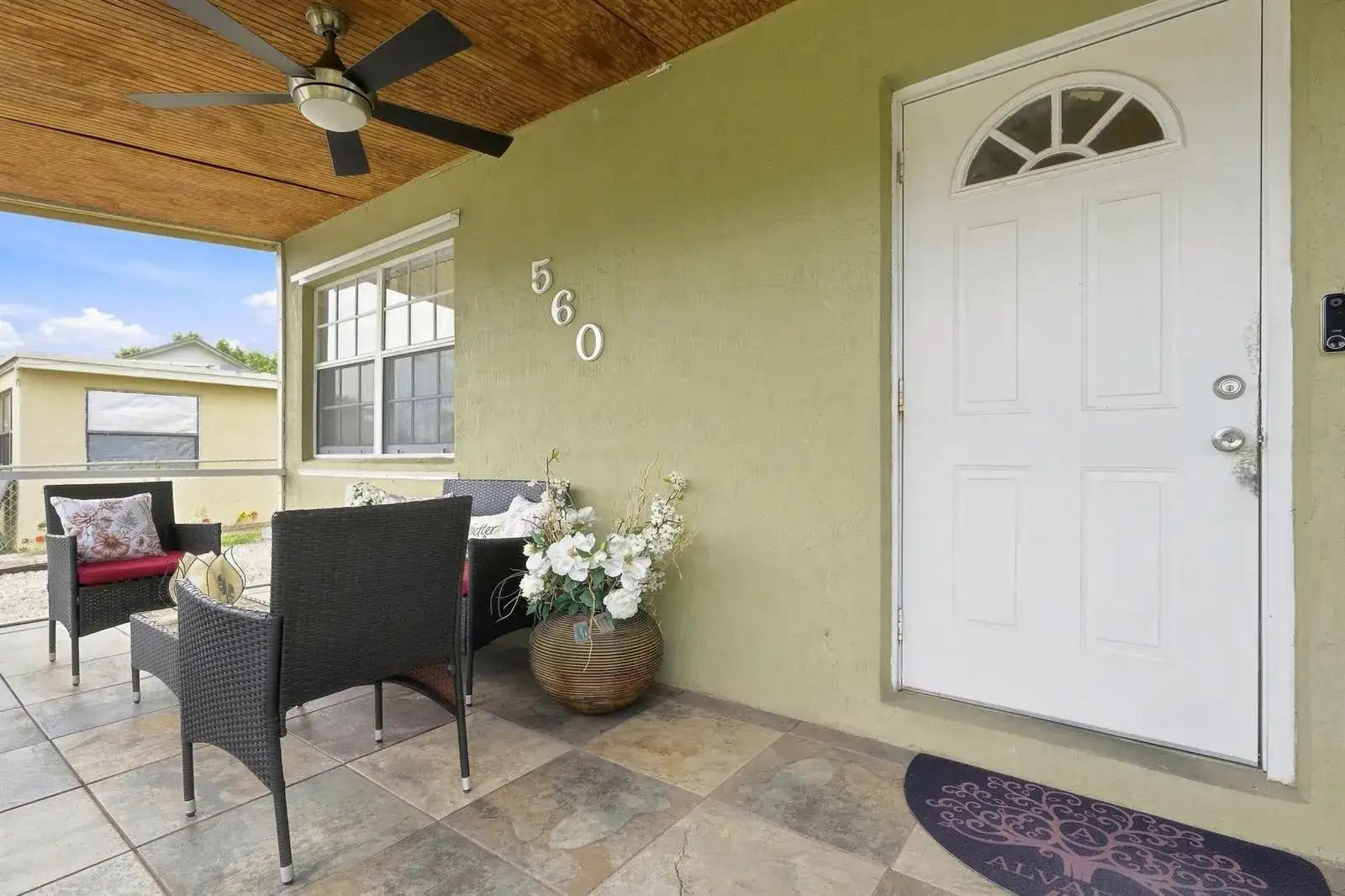 560 Seagrape Road, Lantana FL 33462 photo 4