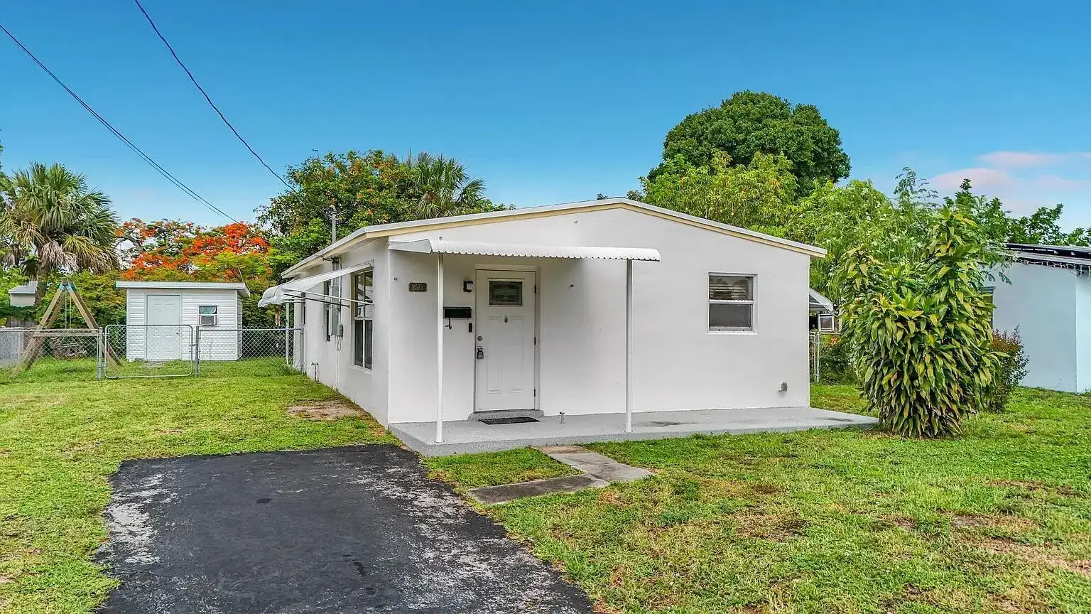 2573 NW 58th Avenue, Margate FL 33063 photo 2