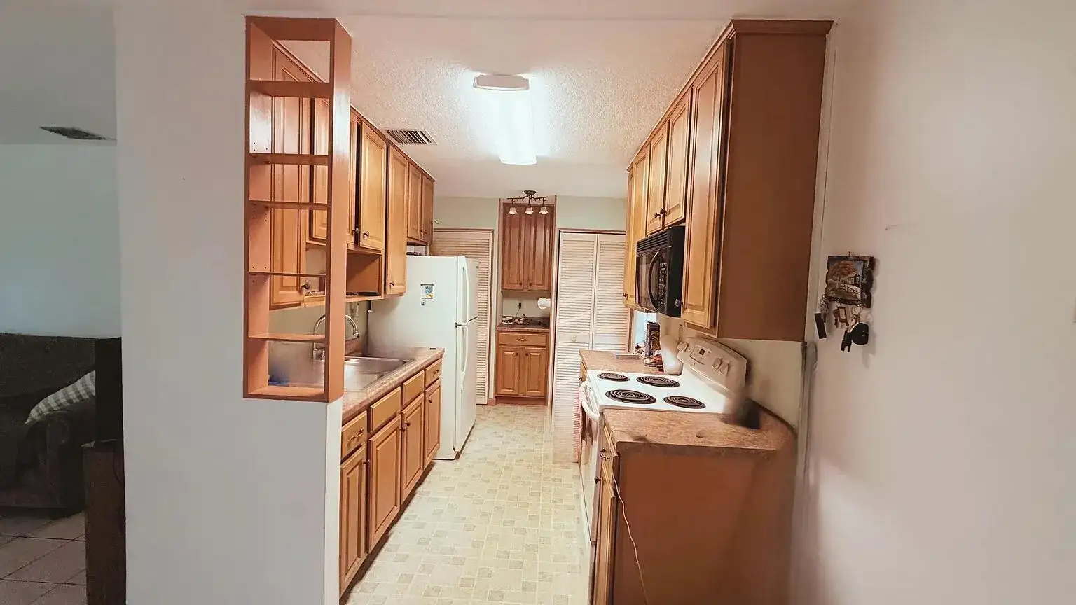 2573 NW 58th Avenue, Margate FL 33063 photo 3