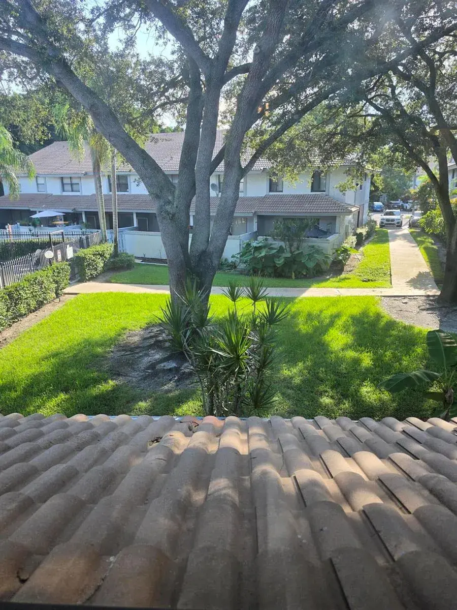 9809 RIVERSIDE Drive # 5, Coral Springs FL 33071