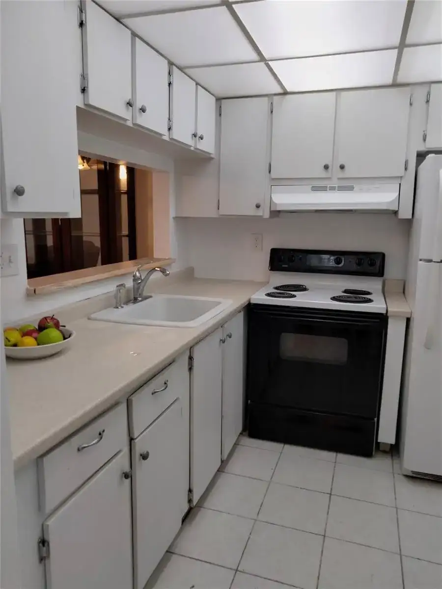 9351 LIME BAY Boulevard # 302, Tamarac FL 33321 photo 4