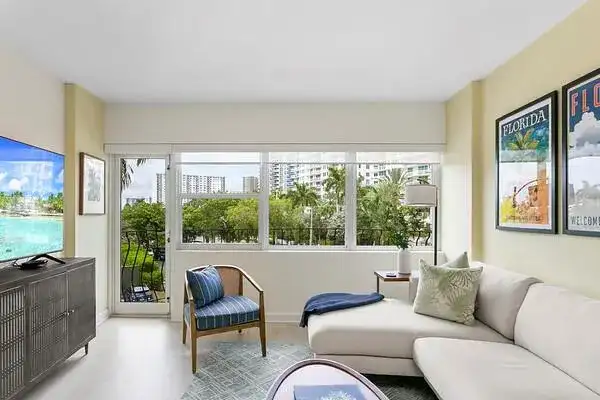 3250 NE 28th Street # 305, Fort Lauderdale FL 33308 photo 2