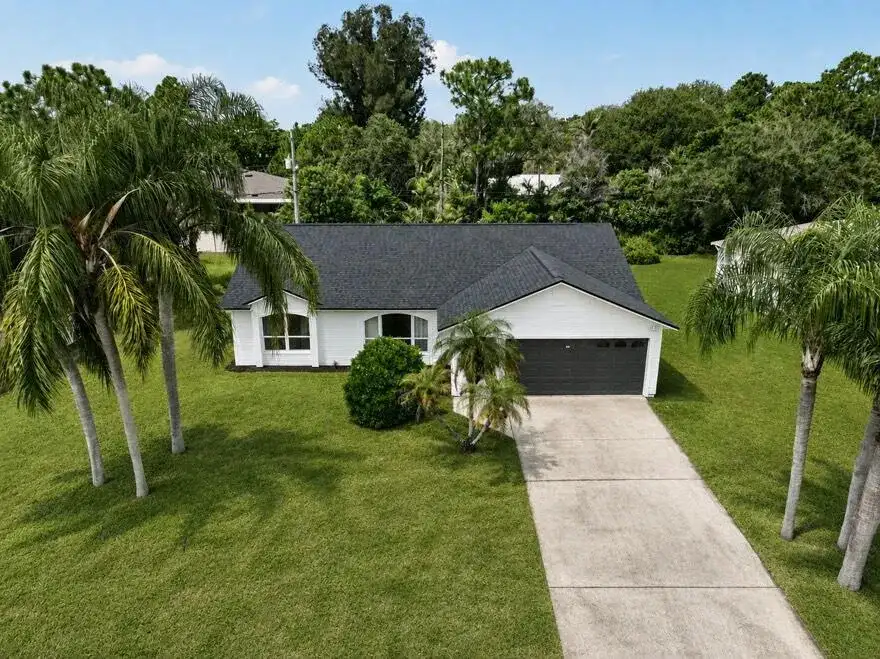 8545 101ST Avenue, Vero Beach FL 32967 photo 2