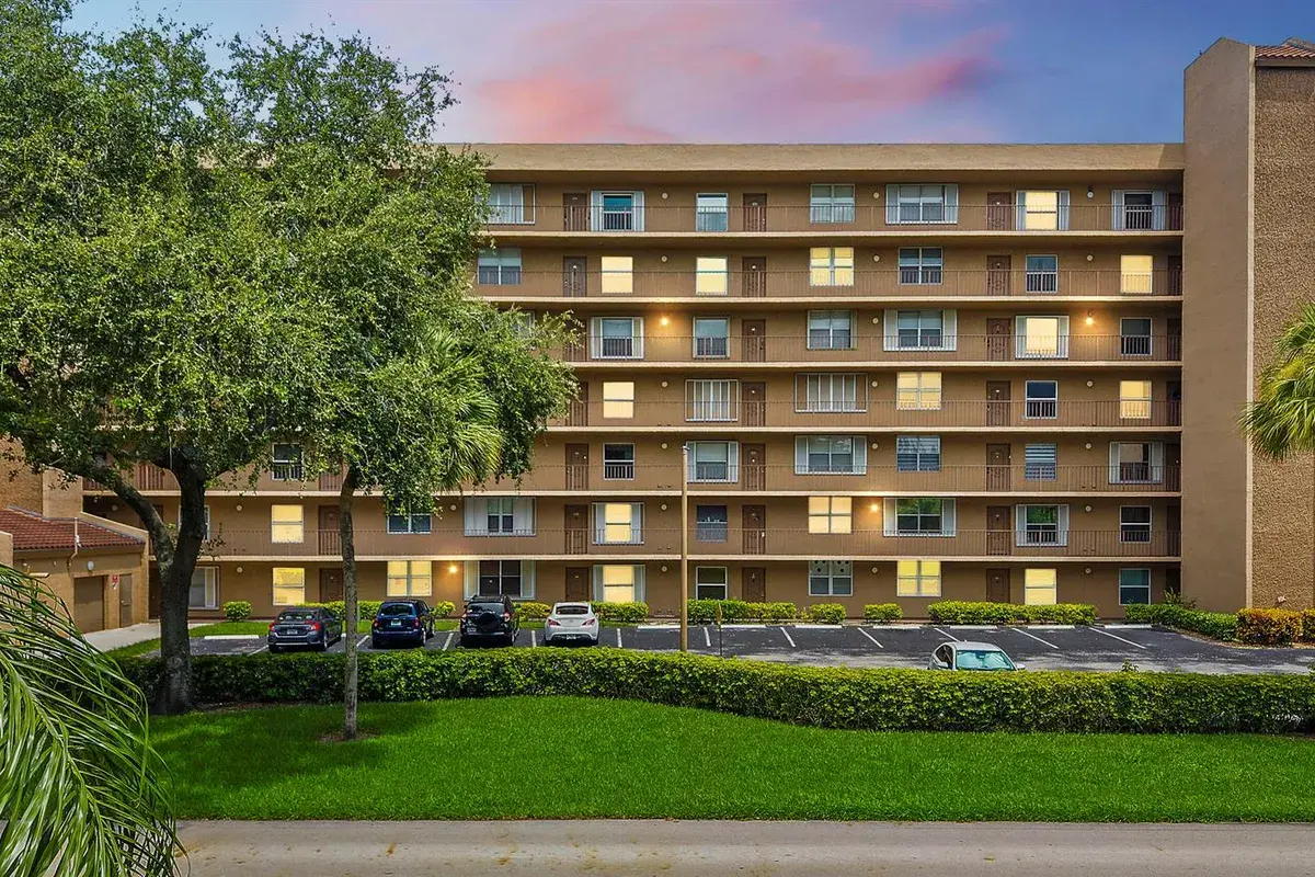 4570 NW 18th Avenue # 206, Deerfield Beach FL 33064