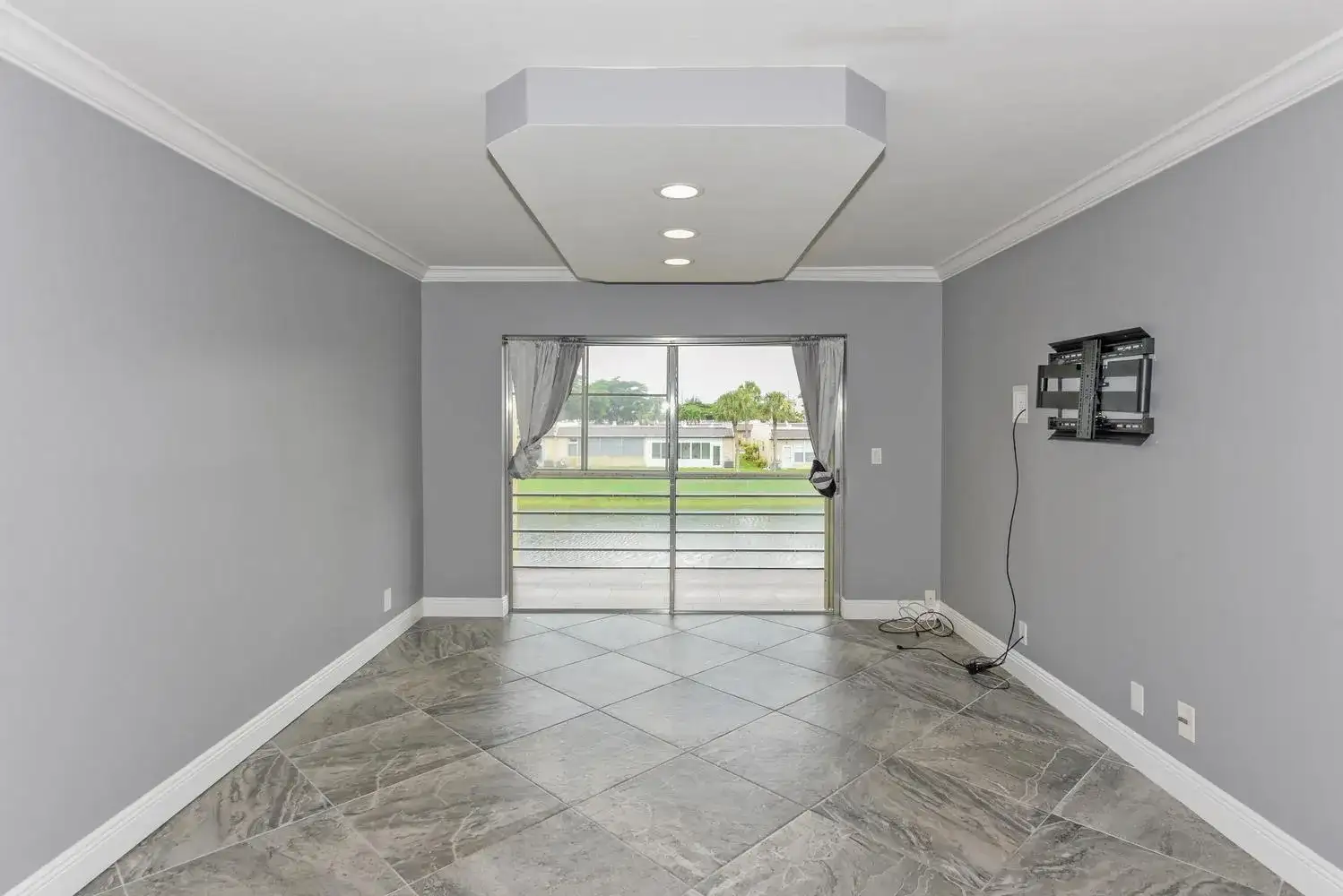 156 LAKE EVELYN Drive, West Palm Beach FL 33411 photo 5