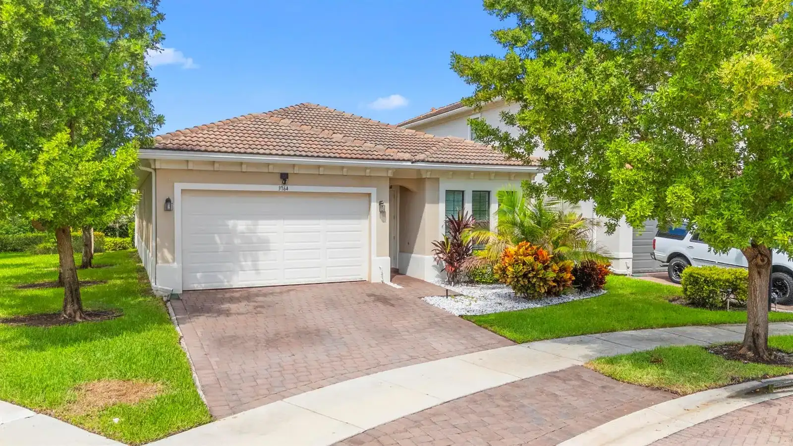 3764 NW 89TH Way, Coral Springs FL 33065