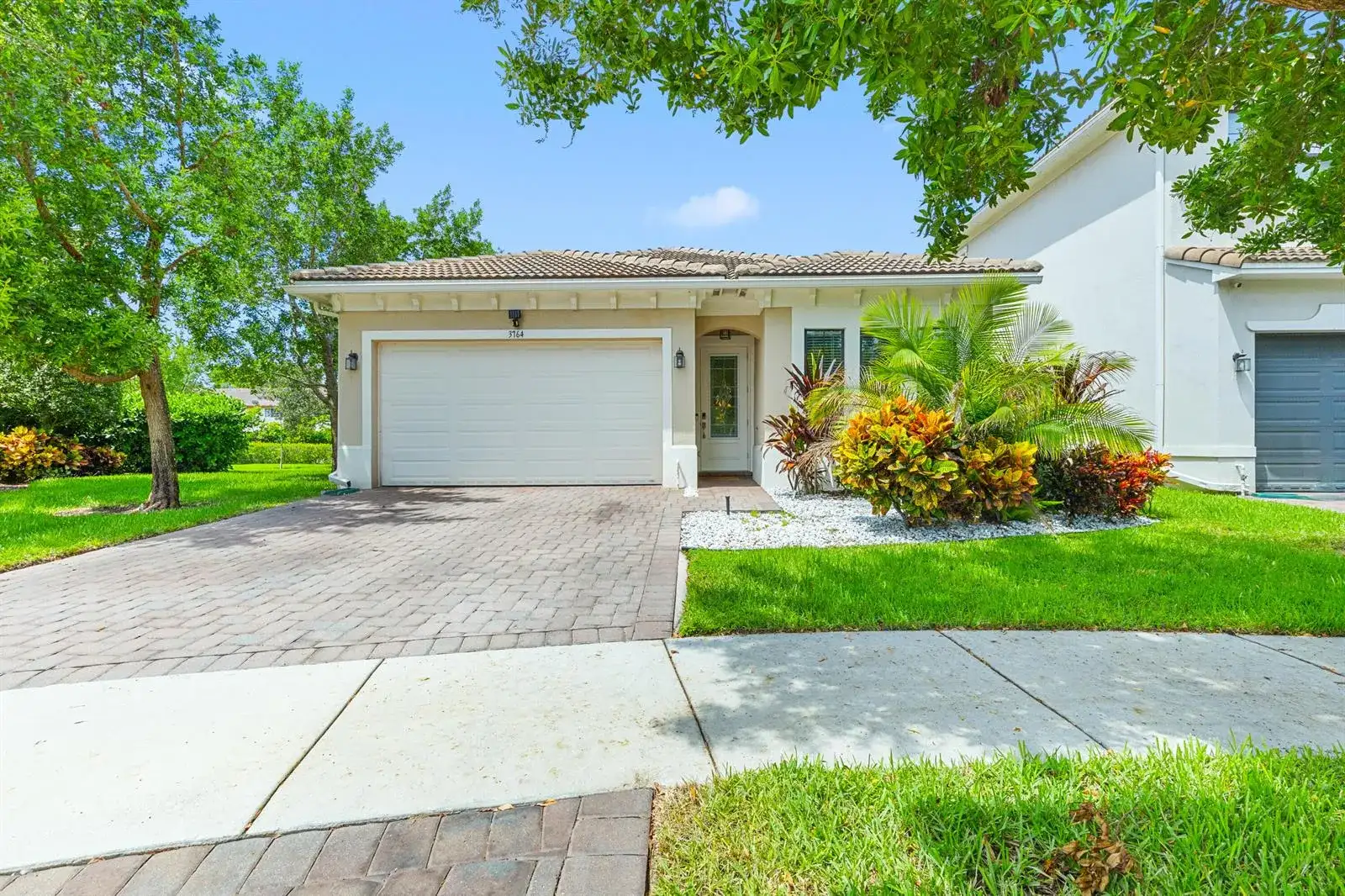3764 NW 89TH Way, Coral Springs FL 33065 photo 2