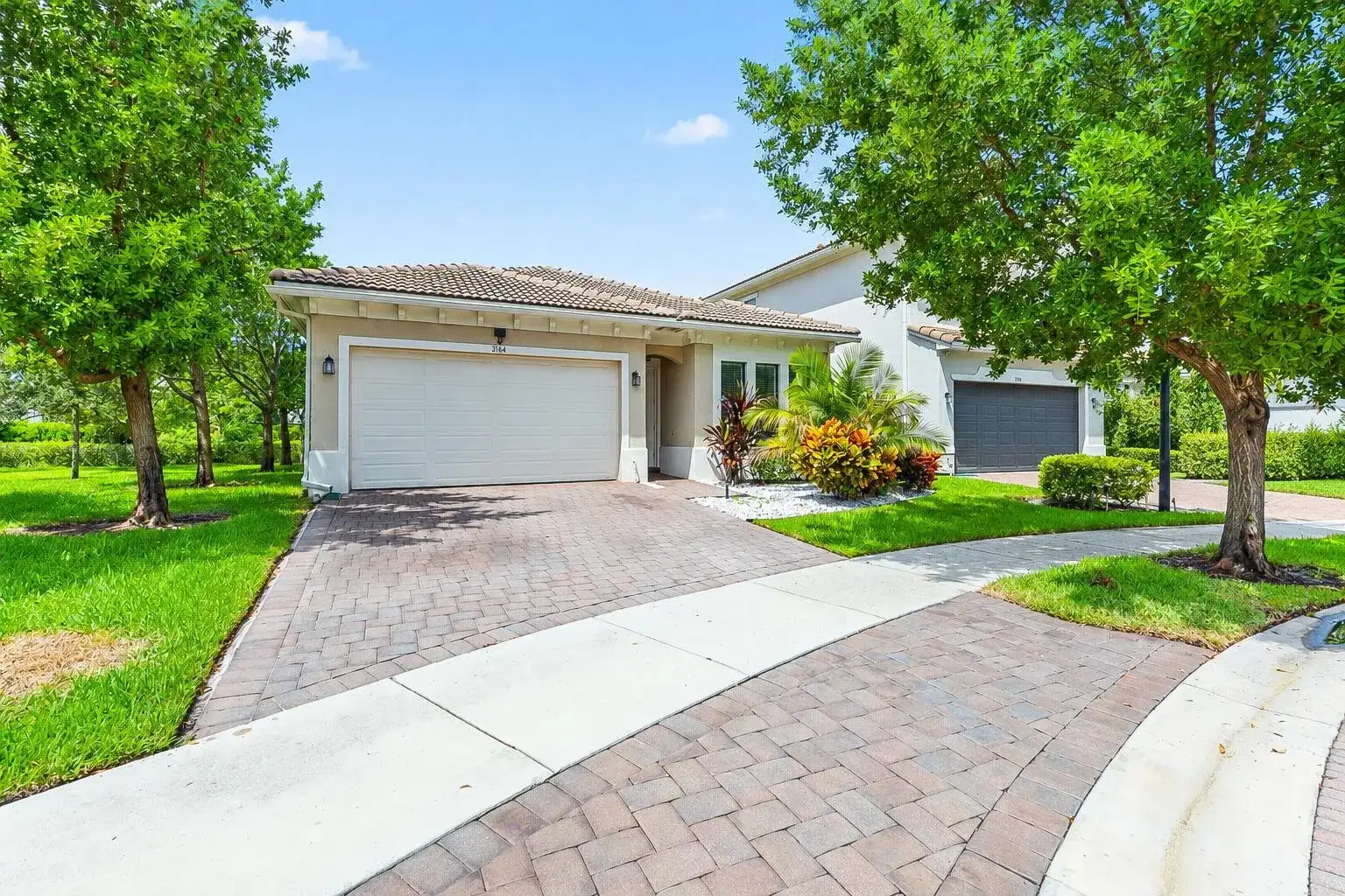3764 NW 89TH Way, Coral Springs FL 33065 photo 3