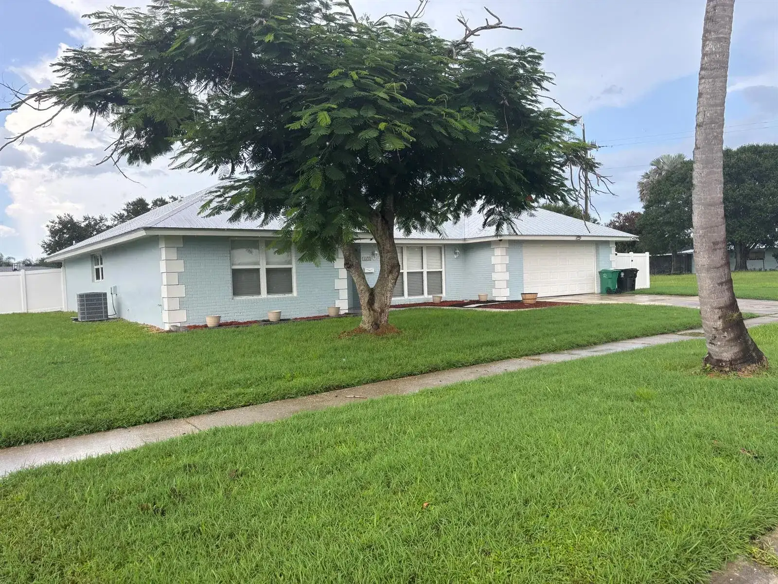 1473 SE SUNSHINE Avenue, Port St. Lucie FL 34952 photo 2