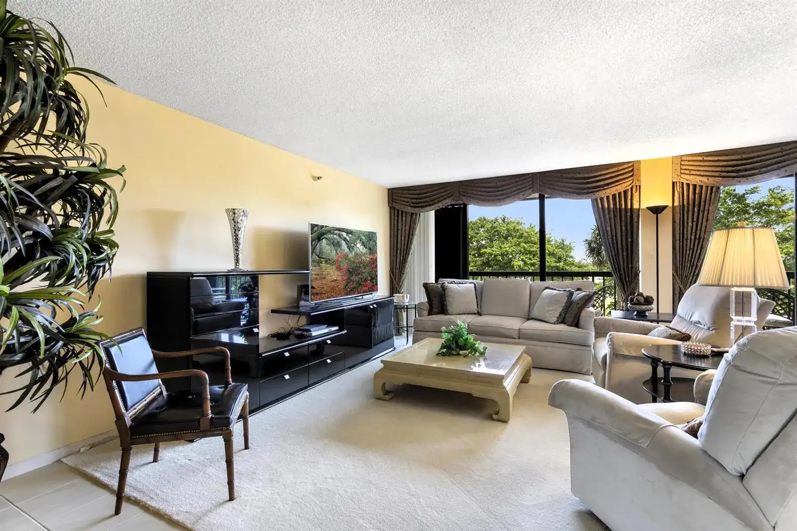 2480 Presidential Way # 403, West Palm Beach FL 33401 photo 3